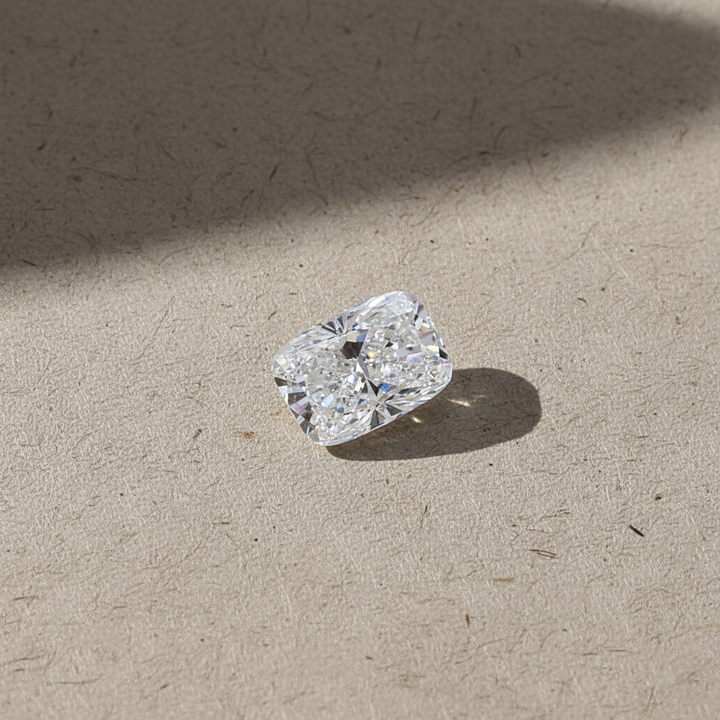 9,99 karaat kussen gemodificeerde laboratorium-gegroeide diamant, VVS2/E