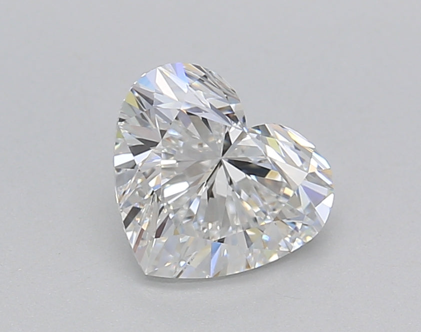 Diamante cultivado em laboratório com corte de coração de 1,00 CT certificado pela IGI - cor E, clareza VVS2