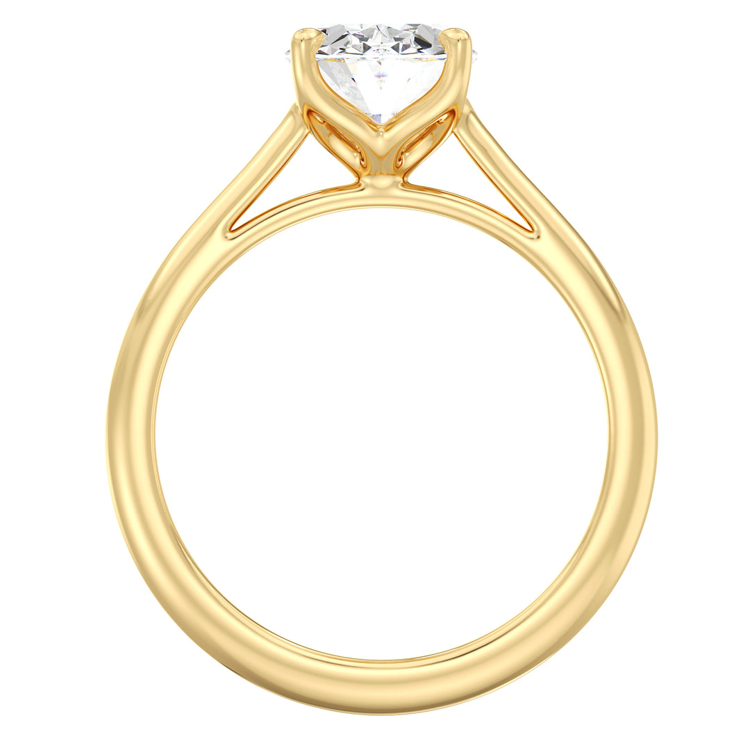 Tidløs oval-skåret lab-dyrket diamantsolitaire-engagementring i 18 k guld med klassisk 4-klov indstilling