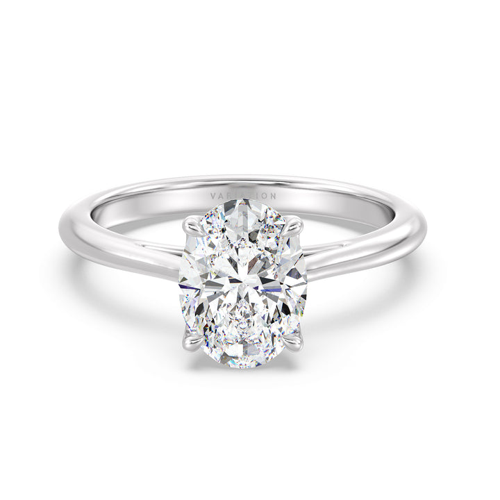 Timeless Oval Cut Labor Diamond Solitaire Engagement Ring in 18 Karat Gold mit klassischer 4-Claw-Einstellung