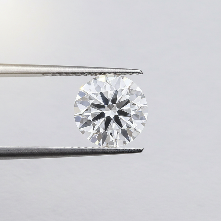 IGI Certified 2.01 Ct D Color VVS1 Round CVD Diamond with 8.12mm Diameter