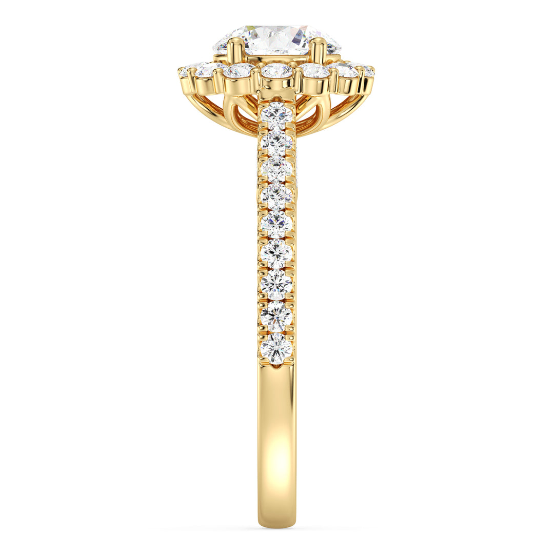 Elegant Round Brilliant Diamond Ring with Vintage Halo Design in Yellow Gold