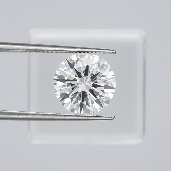 IGI Certified 5.06 Ct F Color VVS1 Round CVD Diamond with 11.01mm Diameter
