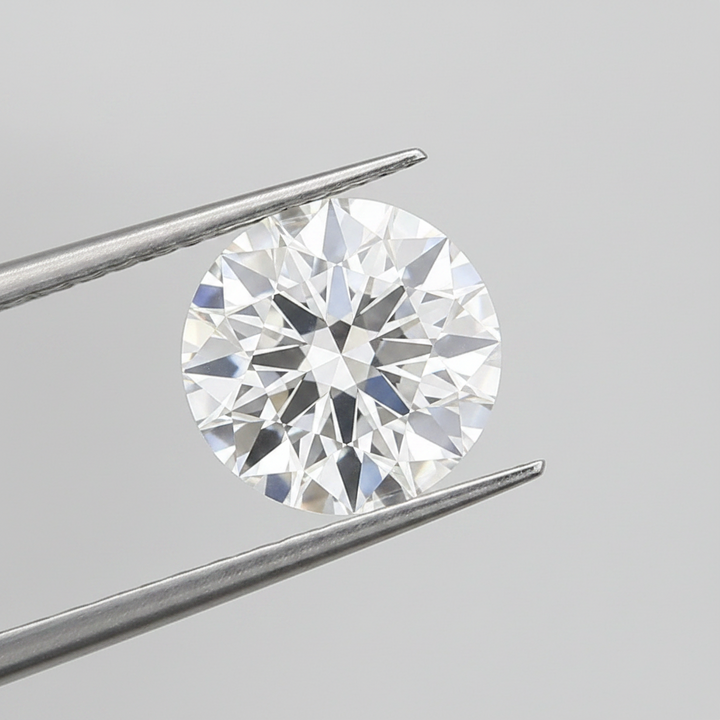 IGI Certified 4.58 Ct E Color VVS1 Round CVD Diamond with 10.64mm Diameter