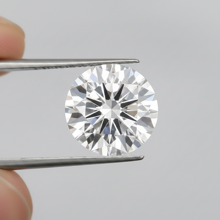IGI Certified 5.05 Ct E Color VVS2 Round CVD Diamond with 11.05mm Diameter