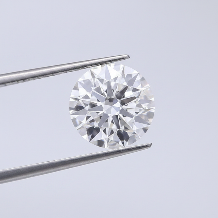 IGI Certified 5.01 Ct D Color VVS2 Round CVD Diamond with 11.01mm Diameter