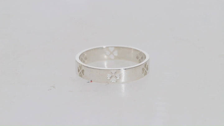 STERLING SILVER FOUR-LEAF CLOVER DECOR BAND RING