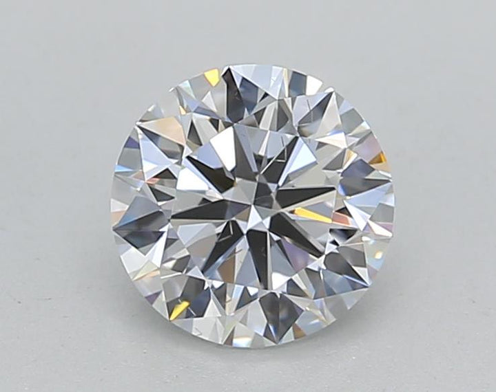 Video showcasing an IGI Certified 1.00 CT Round Lab Grown Diamond with D Color and SI1 Clarity