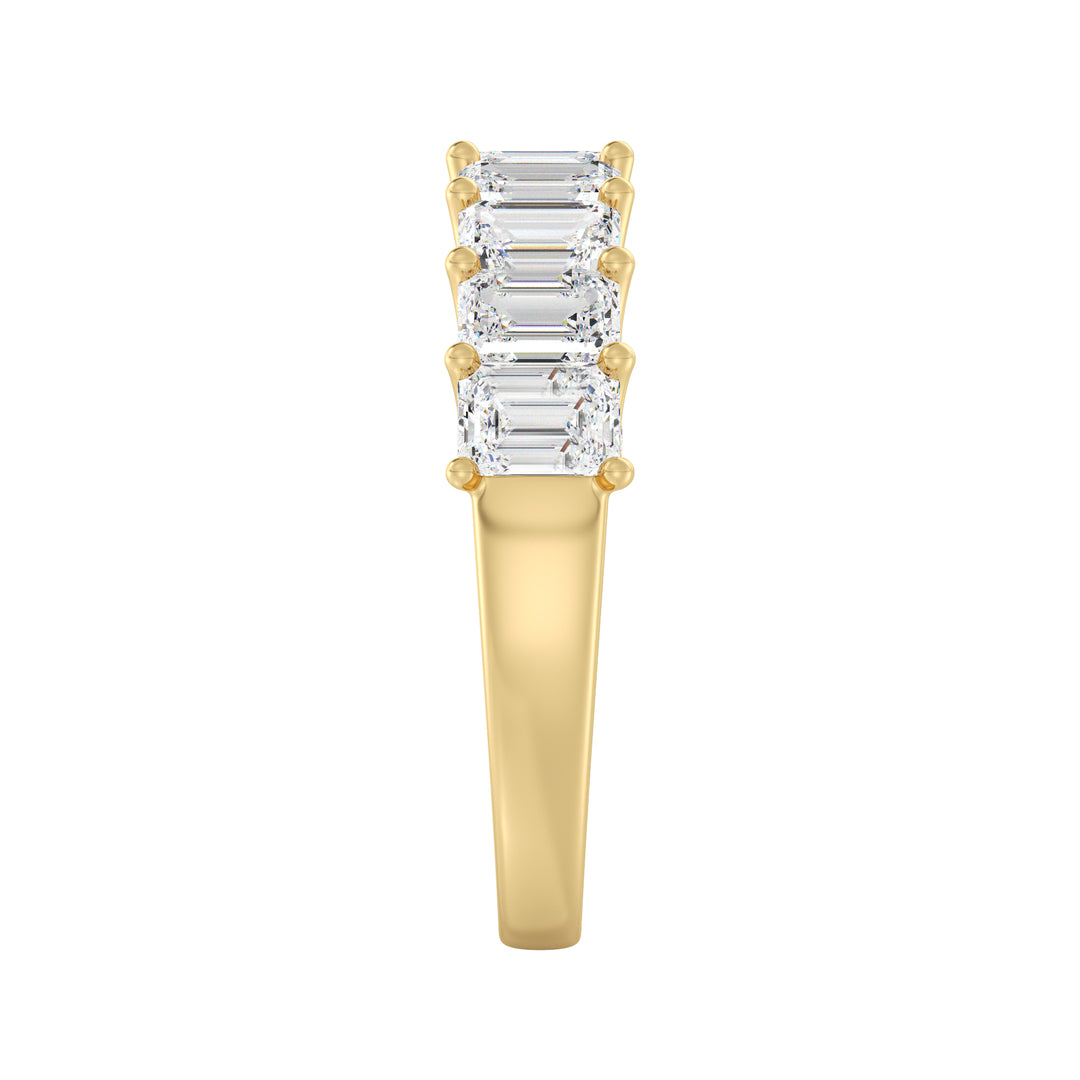 Scalloped 9 Stone Emerald Diamond Wedding Band in Yellow Gold