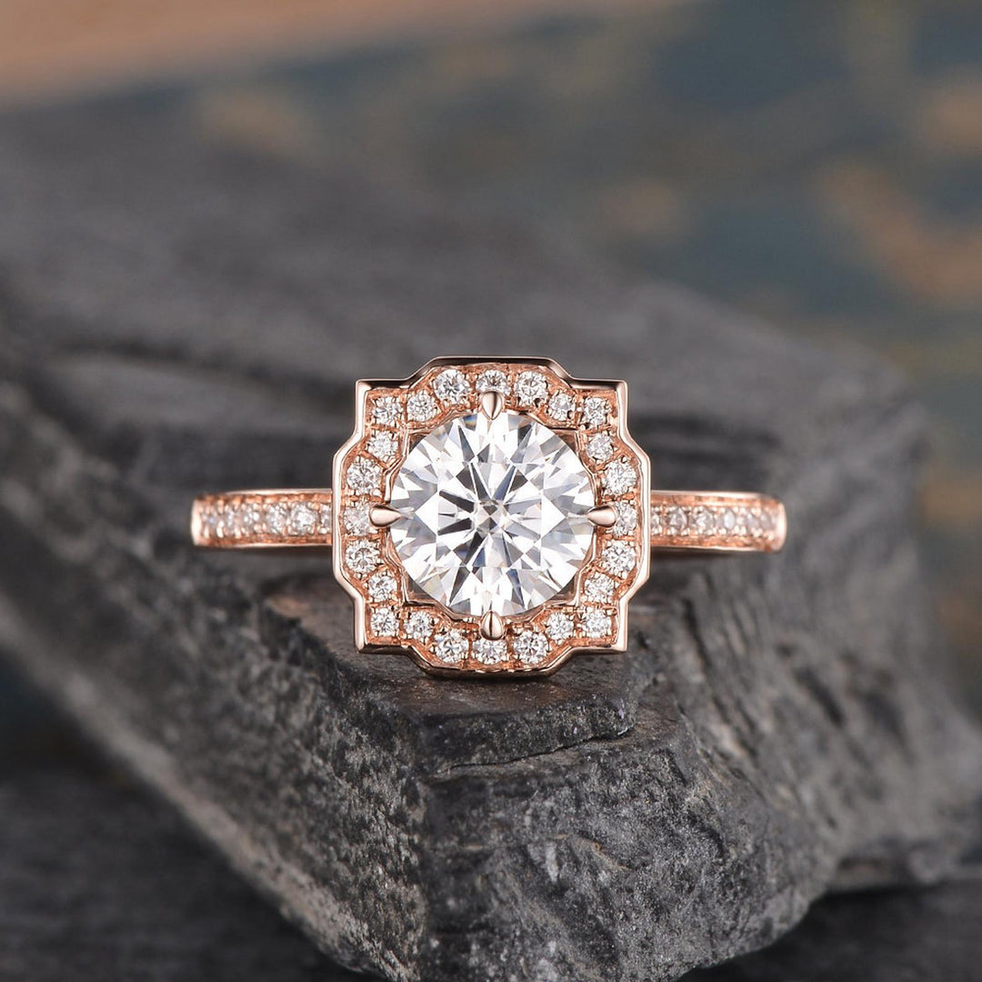 Exquisite 1.0 CT Round Cut Moissanite Halo Ring - Front View