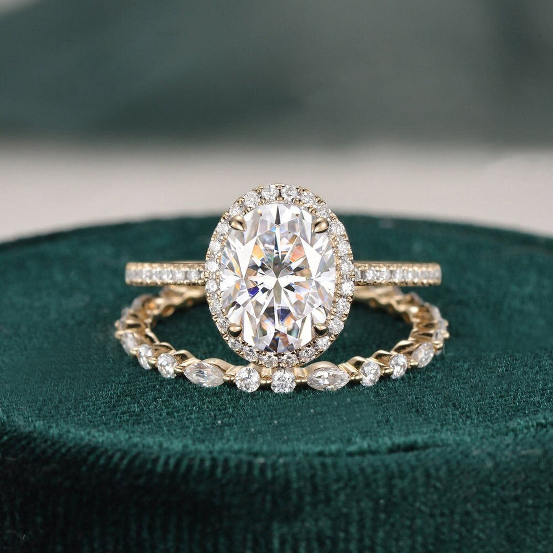 2.0 CT Oval Moissanite Bridal Ring Set - Front View