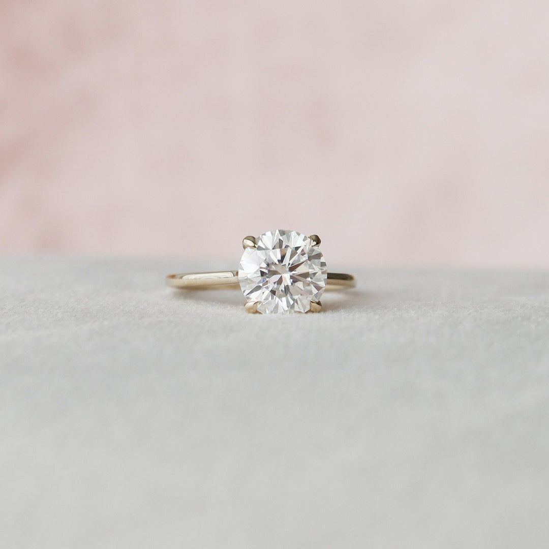 3.0 CT Round Cut Solitaire Style Moissanite Engagement Ring