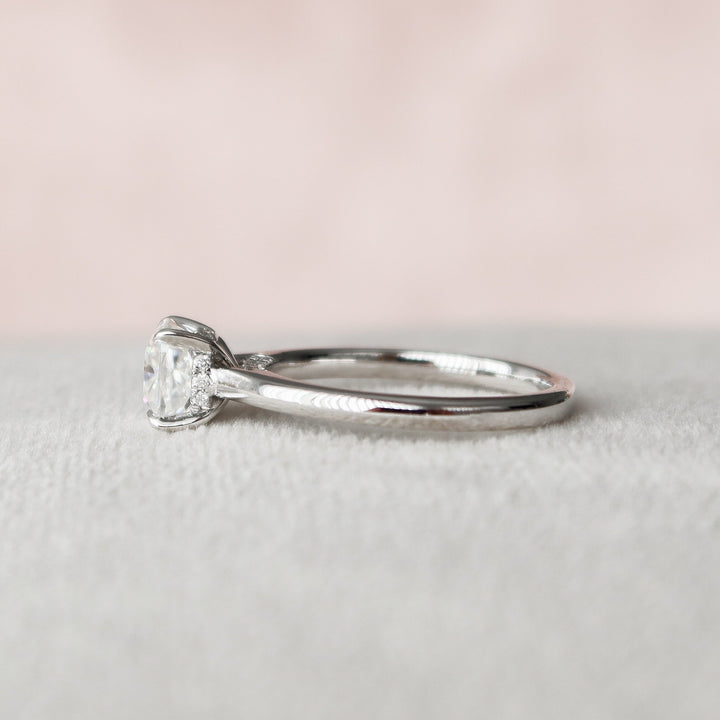 Detail Shot: DEF Colorless Moissanite with VVS Clarity