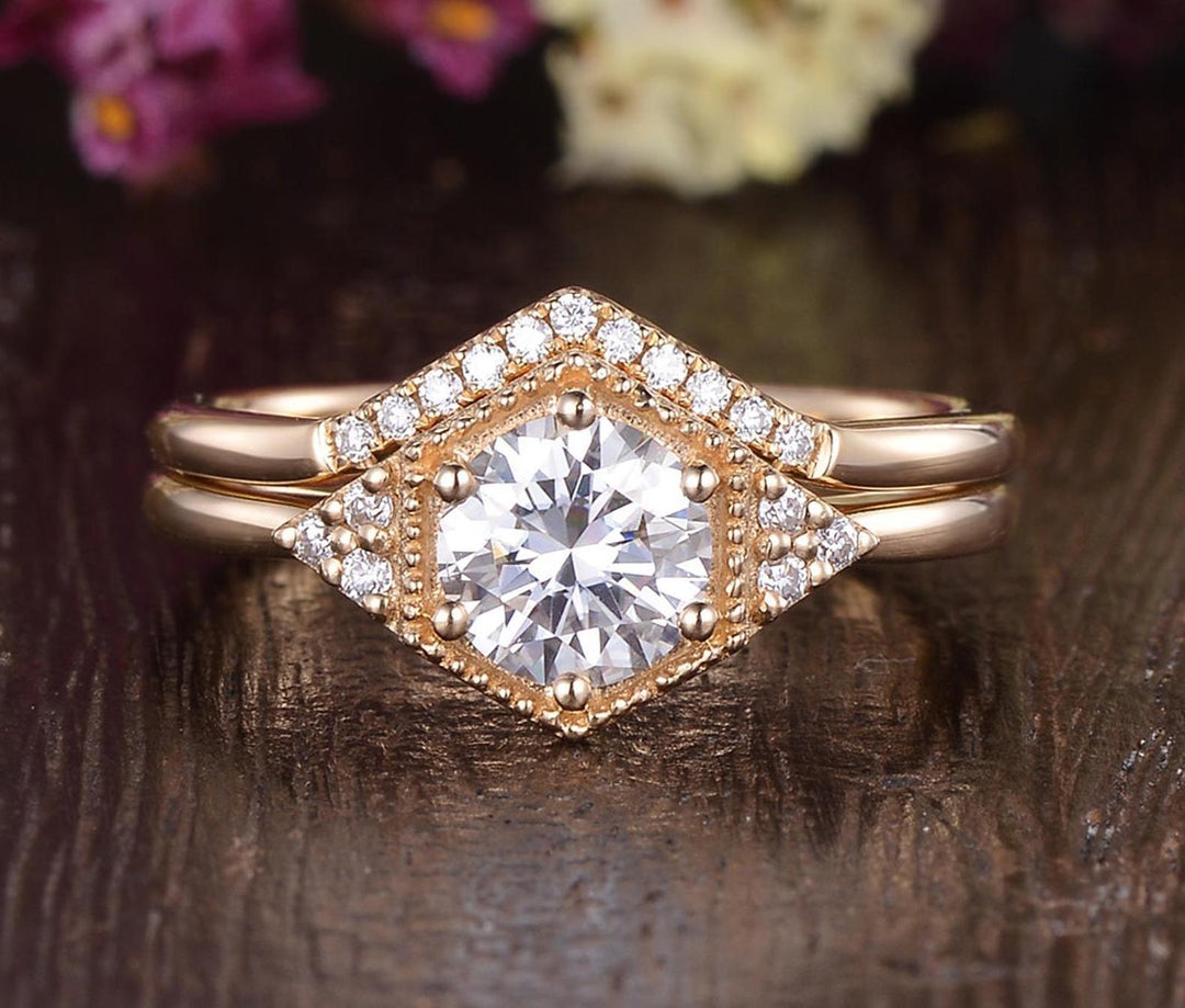 0.75 Carat Round Moissanite Bridal Ring Set in Elegant Gold